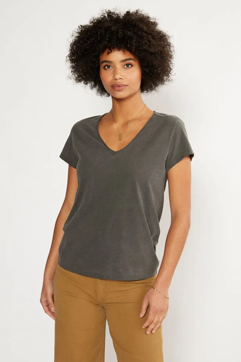 Aiden Organic Cotton V Neck Tee in Black Pigment