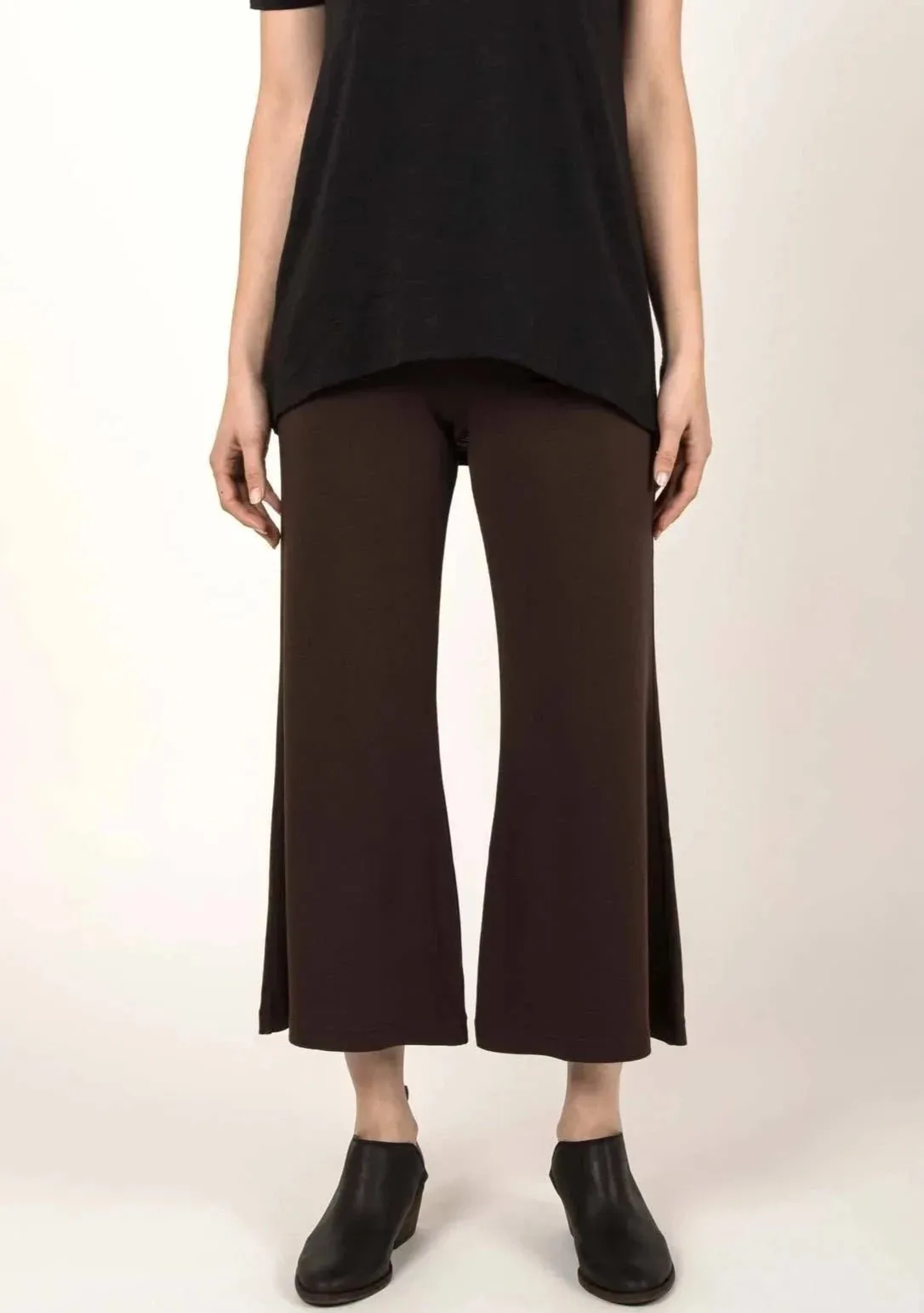 Essential Cropped Wide Leg Pant in Mink